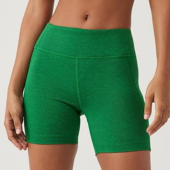 Outdoor Voices Pants - NWT Outdoor Voices Warmup 5” Shorts in Spearmint
